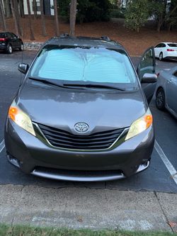 Toyota 2011 Sienna