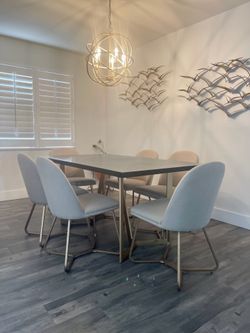 Dinning Table