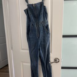 Women’s Size 6 Overalls 