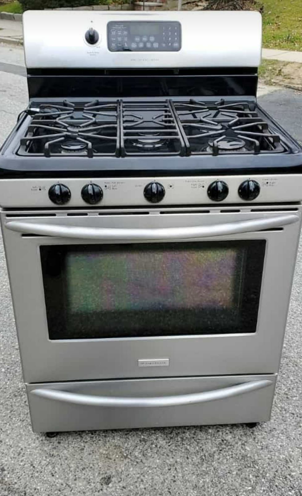 Frigidaire 30in stainless steel gas stove