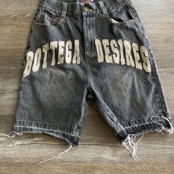 BOTTEGA DESIRES Shorts 