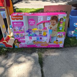 Fisher Price- Barbie Little Dream House