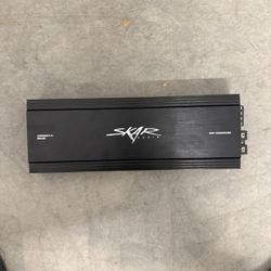 Skar Audio 2000 watt rms amp