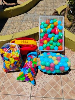 Legos /balls