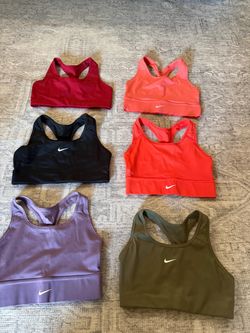 Women’s Nike Sports Bras, Size M