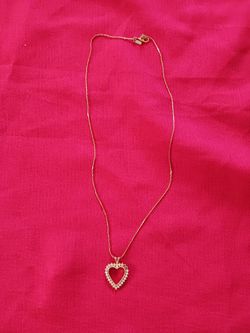 Monet heart necklace