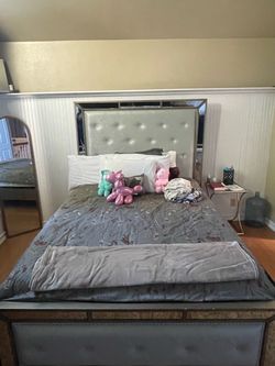 Queen Bed Frame with Tufted Upholstered Headboard