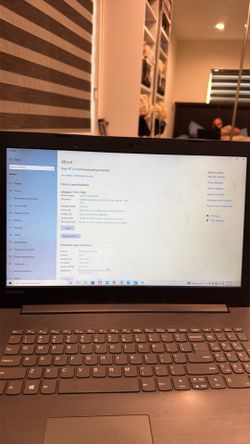 Lenovo IdeaPad 330-17IKB – Intel Core i5-8250U, 8GB RAM, Windows 10