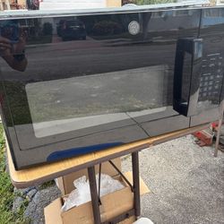 GE Under Counter Microwave 