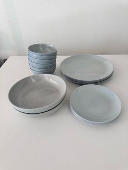 Plates and bowls set