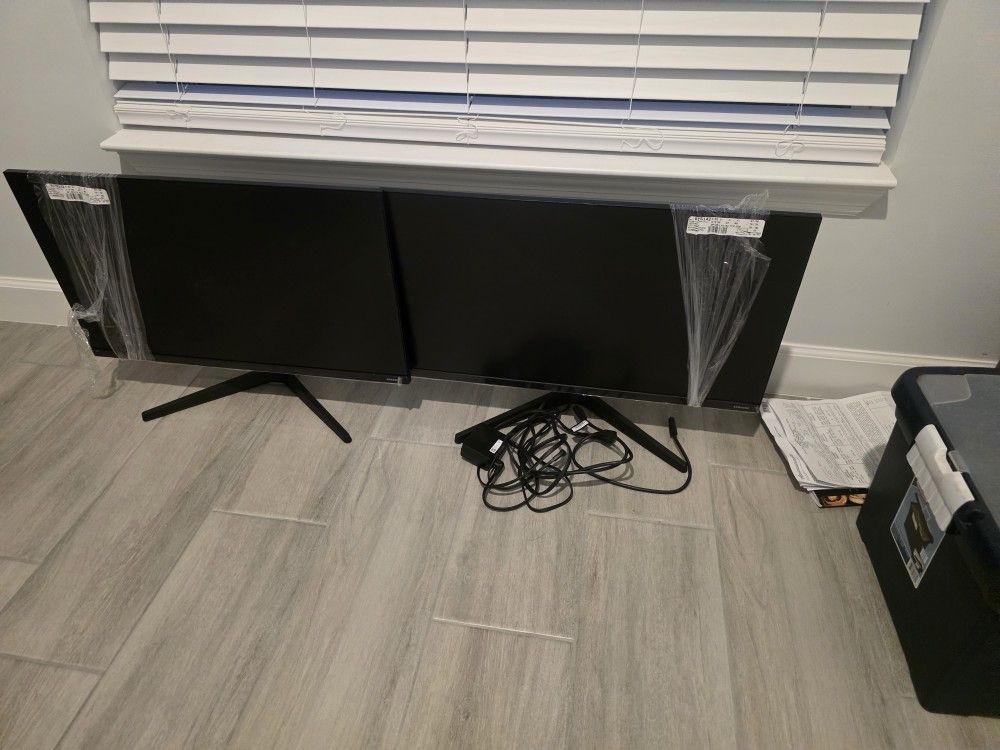 PAIR OF 27" SAMSUNG MONITORS