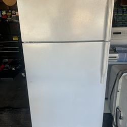 Refrigerator With Ice Maker