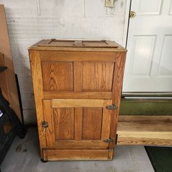 Vintage Oak Ice Chest