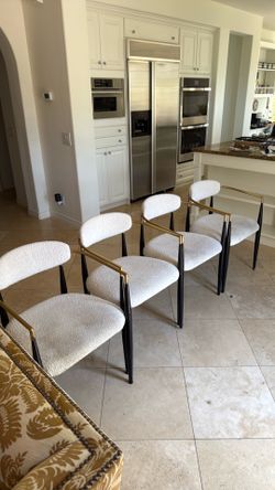 4 dining chairs FREE