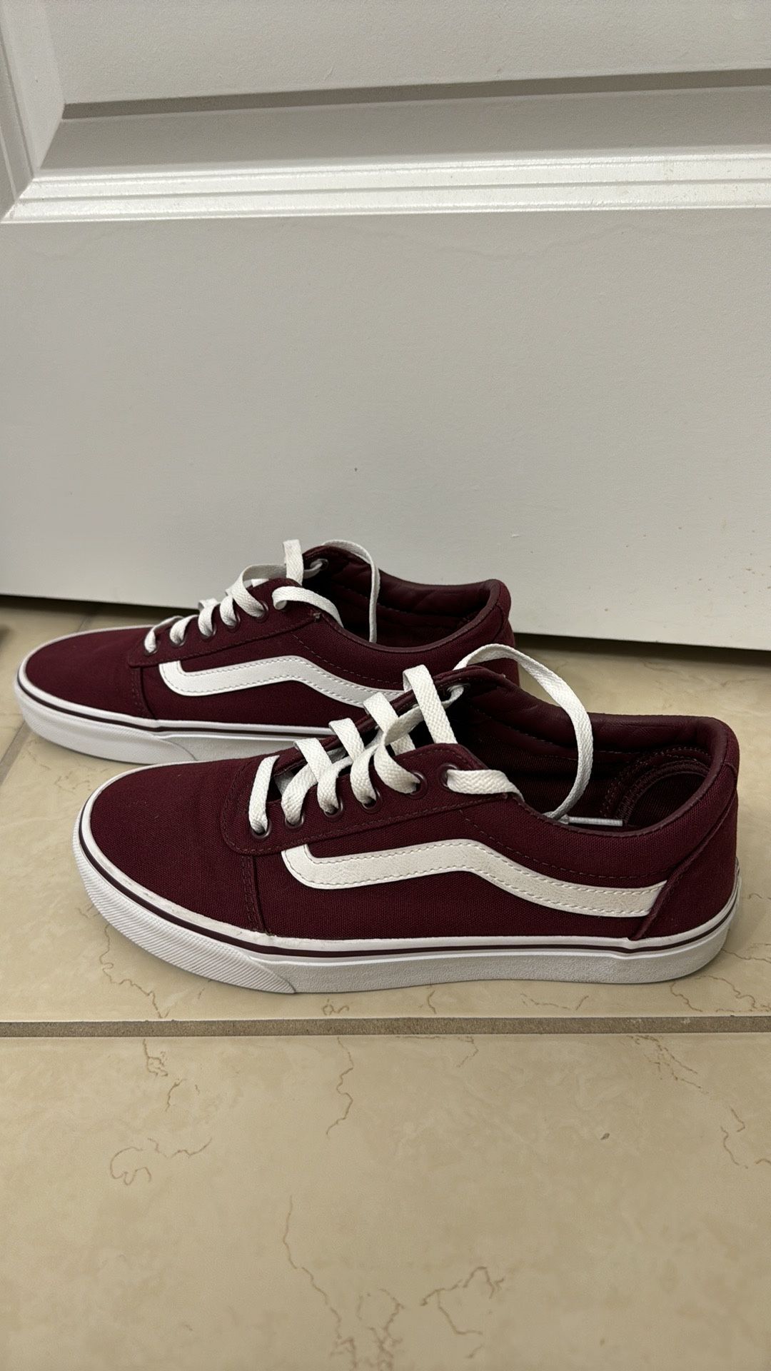 Vans Ward Lo Sneaker Burgundy