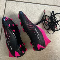 Predator soccer Kleats size 7
