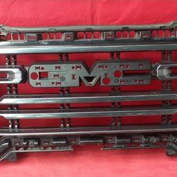 2019-2020 GMC Sierra 1500 AT4 OEM Grille Black OEM USED