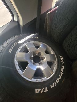 5 Toyota used wheels and tires 285/70R17