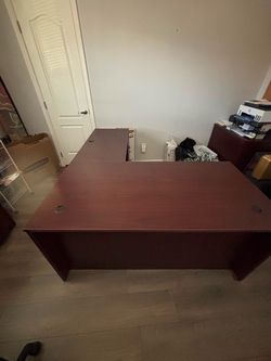 Desk / work station