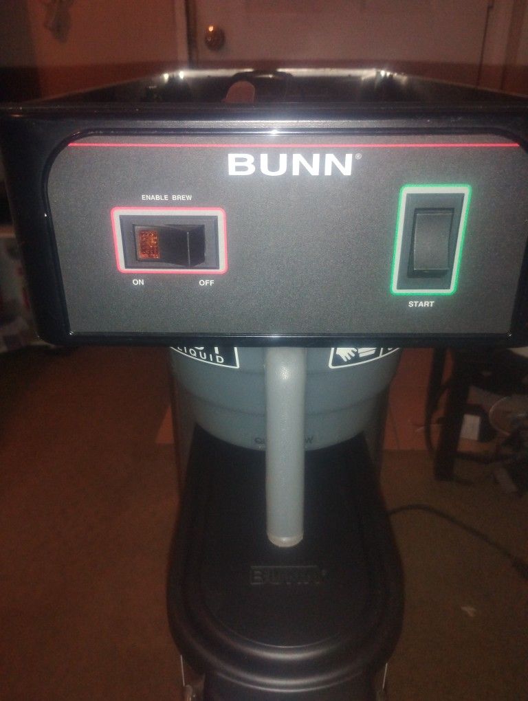3 Gallon Tea Brewer Never Been Used Come With New Urn As Well