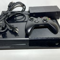 Xbox One 500GB with Power Supply and Controller