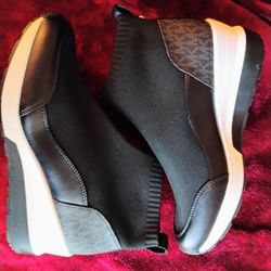 MK. Black Knit High Tops