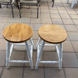 Set of 2 Wide Leg Wood Barstools Bar Stools Solid Wood Made in Canada Farmhouse Country 