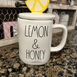 RAE DUNN LEMON N HONEY MUG WITH TOPPER