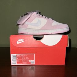 Nike Women Dunk Polar Pink  Size 9W 