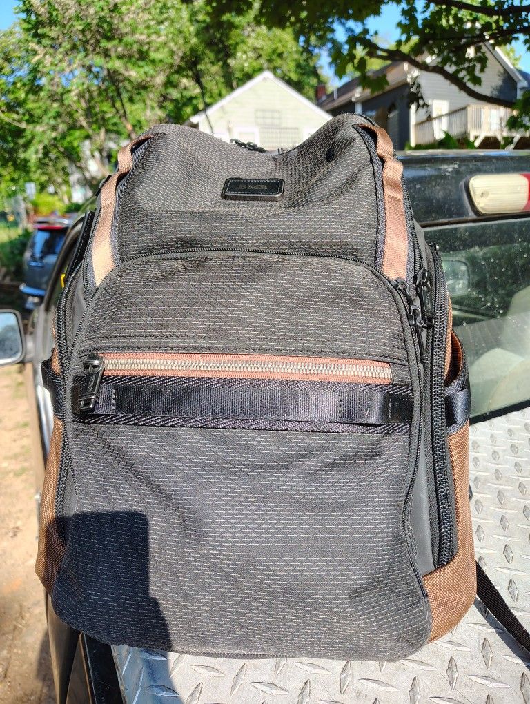 Tumi Alpha Bravo