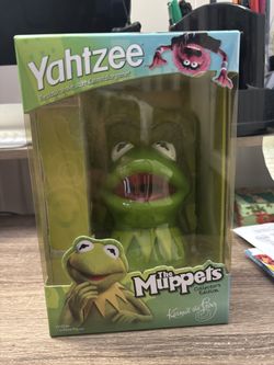 2010 Muppets Yahtzee Collectors Edition Kermit The Frog Dice Game 