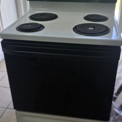 Electric Range/Oven - Good Condition 