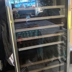 AVANTI Wine Cooler  Model WCR683DZD 180 plus bottle holder. NEEDS FREON 