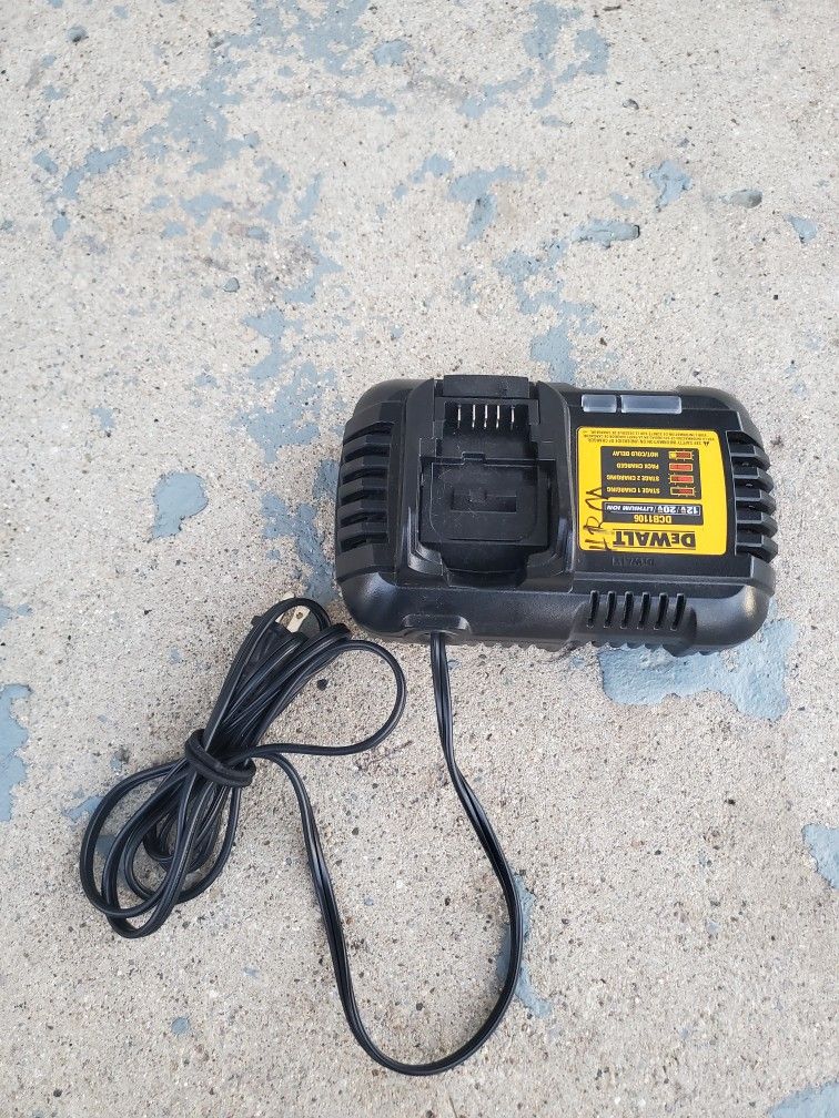 Dewal Charger 6Amp