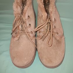 Women's Size 7.5, Beige Fur lined Boots