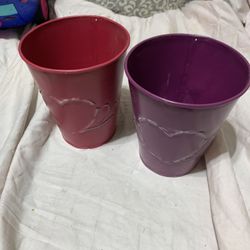 Small  Planter/Flower Pot Metal 