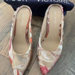 Pour De Victorie Multicolor Pumps