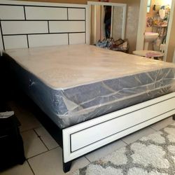 NEW QUEEN-SIZE MATTRESS AND BOX SPRING - 2PC