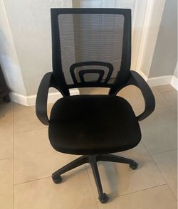 Black Desk Arm Rolling Chair