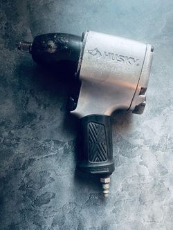 Husky H4140 1/2-inch pneumatic impact wrench, rated up to 500 ft-lbs