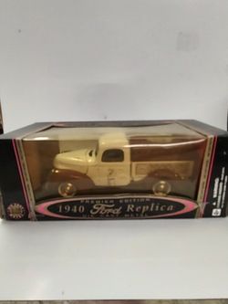 118th scale antique vehicles