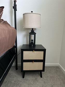 Set of two nightstands and lamps