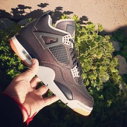 WMNS JORDAN RETRO 4 "STARFISH"
