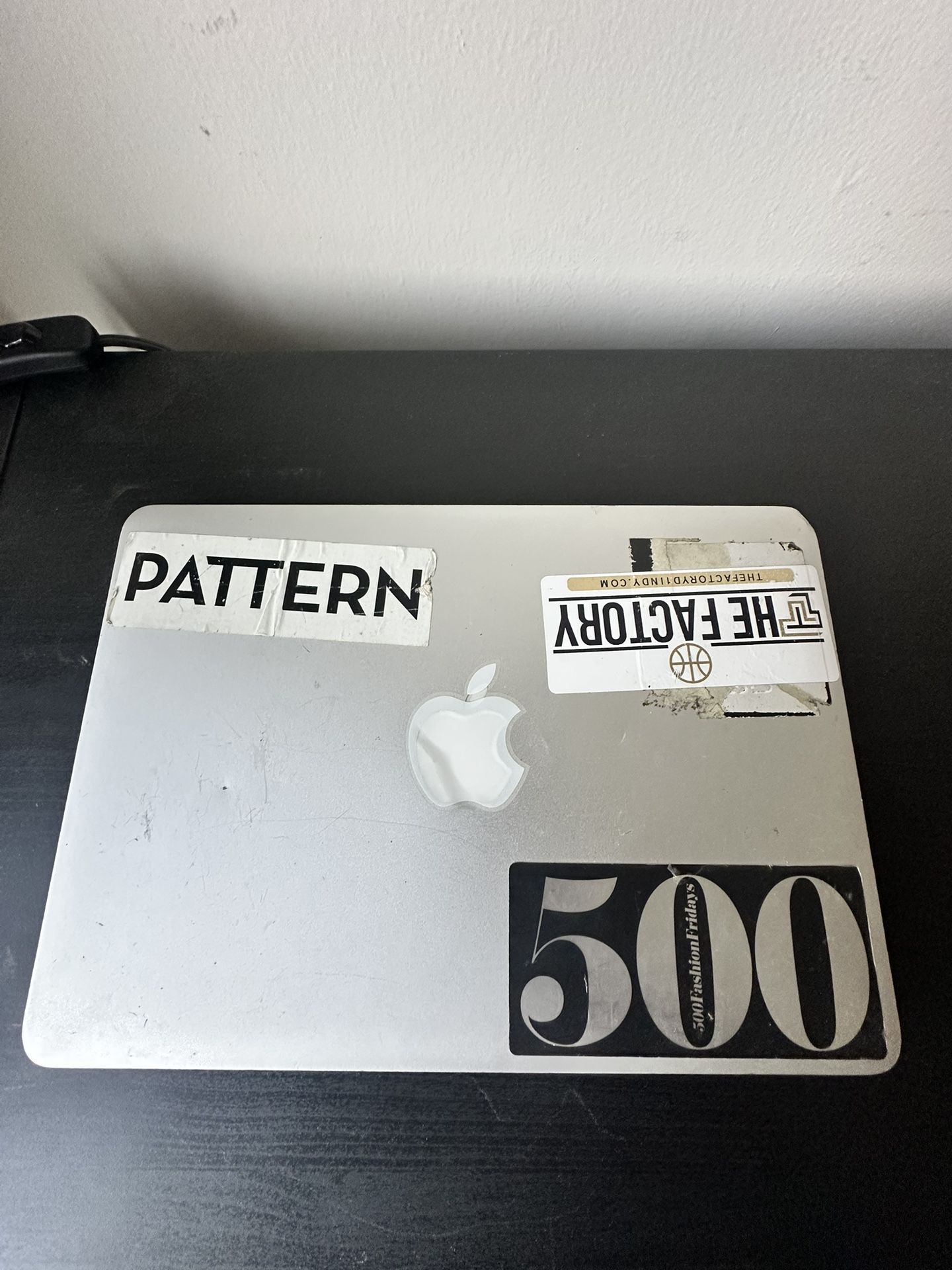 MacBook (Screen broke)