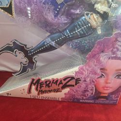 Mermaze Mermaidz Color Change Riviera fashion doll