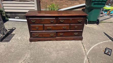 Dresser