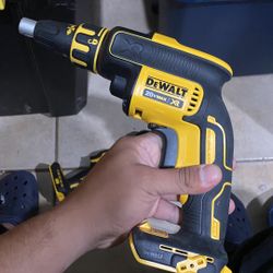 Dewalt Screw Gun