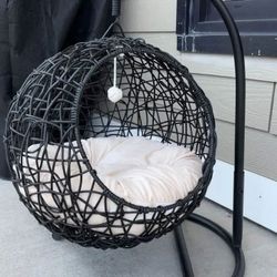 Luxury Wicker Hanging Cat Egg Chair
