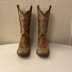 Corral studded cowboy boots ladies size 6.5