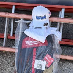 Milwaukee Ballistic Backpack 22 pocket black/red 1 piece 